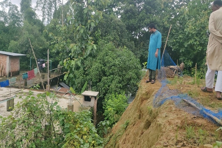  চট্টগ্রামের রাঙ্গুনিয়ায় পাহাড় ধসে এক নারী আহত 